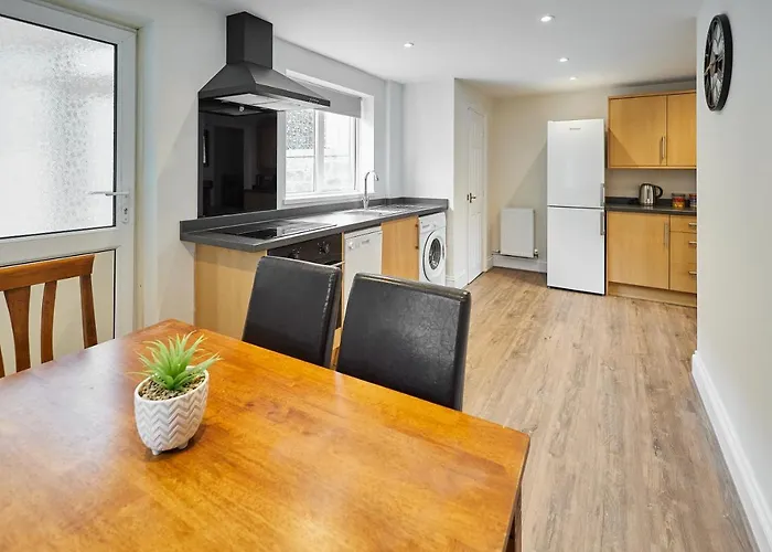 Host & - Greens Yard House Holiday home Whitby