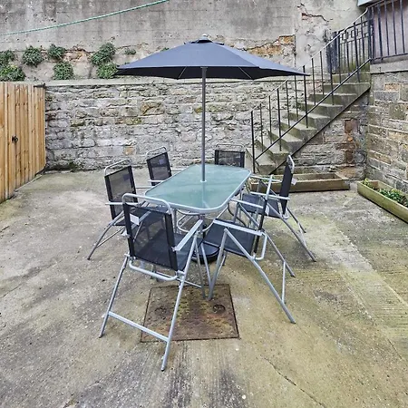 Host & - Greens Yard House *