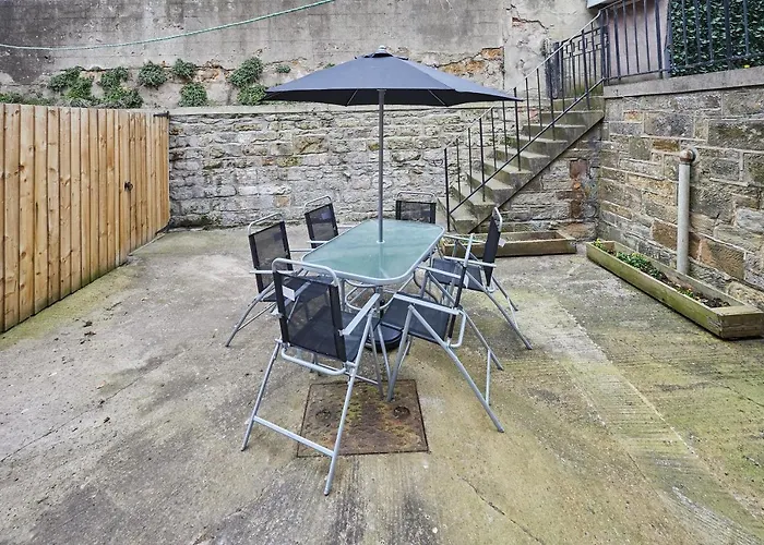 Host & - Greens Yard House *