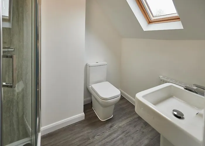 Host & - Greens Yard House * Уитби